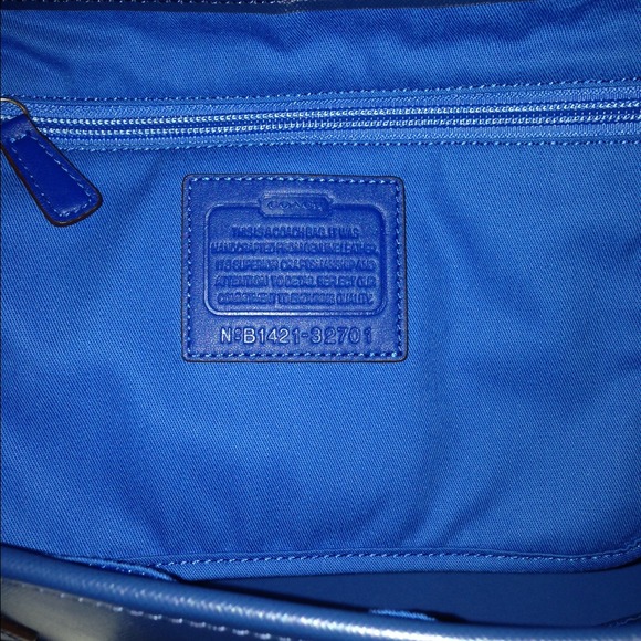 💙Authentic COACH Leather Navy Shoulder tote/bag💙 - Picture 3 of 4