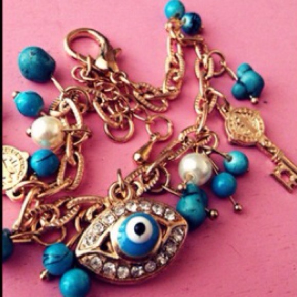 ❗️🚫SOLD❗️Evil Eye Charm Bracelet - Picture 2 of 3