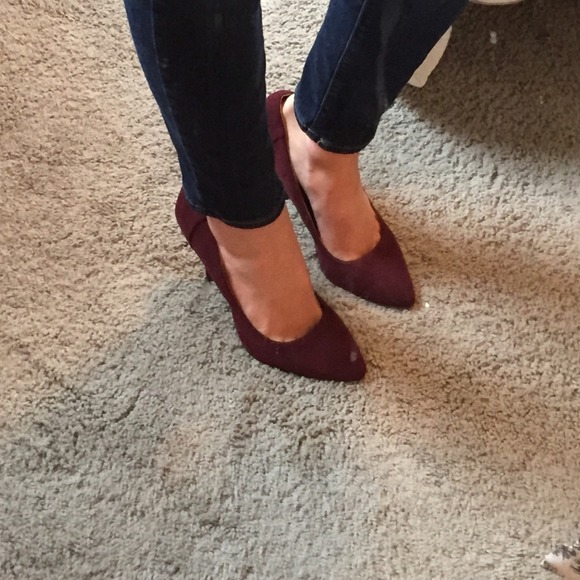 Steve Madden Suede Pumps - Picture 2 of 4