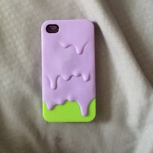 Melting iPhone 4 case
