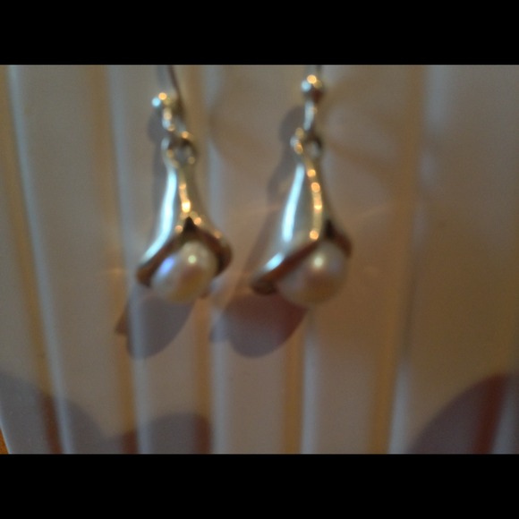 Sterling silver and cultured pearl