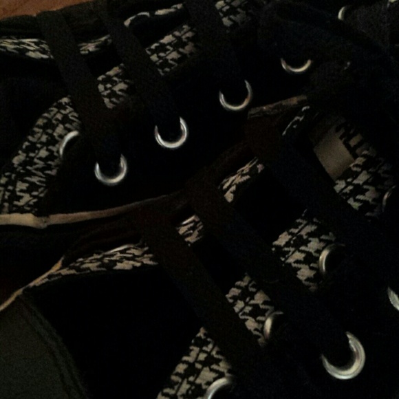 Converse - Picture 4 of 4