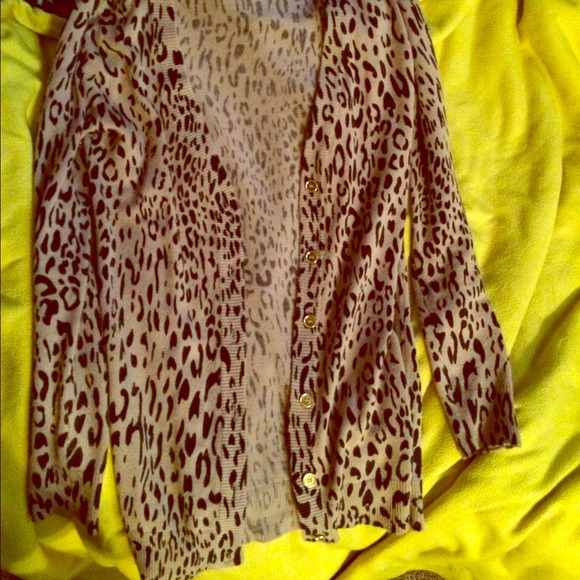 Adorable leopard print boyfriend cardigan!!