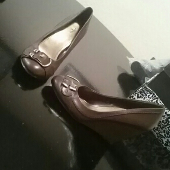 Brown church wedges