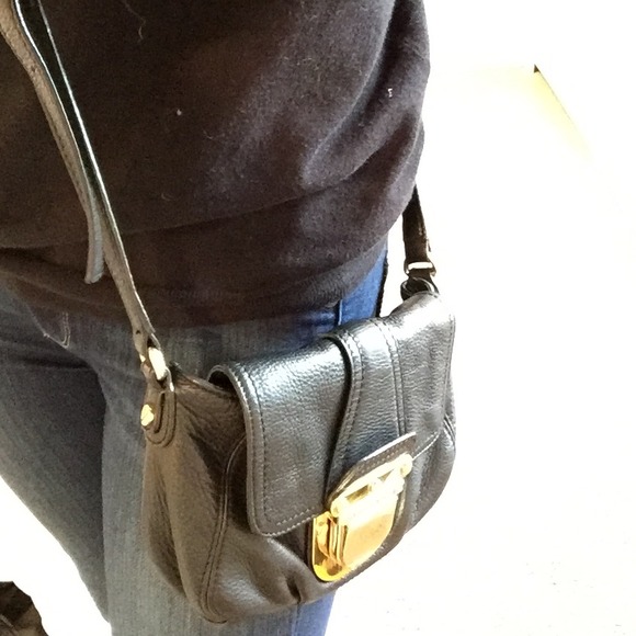black Michael Kors crossbody - Picture 3 of 3
