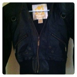 Closeout****Faux leather half jacket