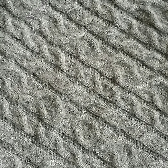 SOLD100% Cashmere Gray Super soft  one arm sweater - Picture 2 of 3