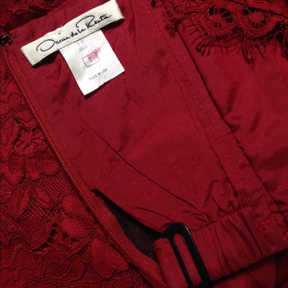 Red lace dress. - Picture 5 of 8