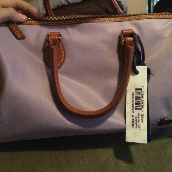dooney & bourke lavender classic satchel - Picture 2 of 4