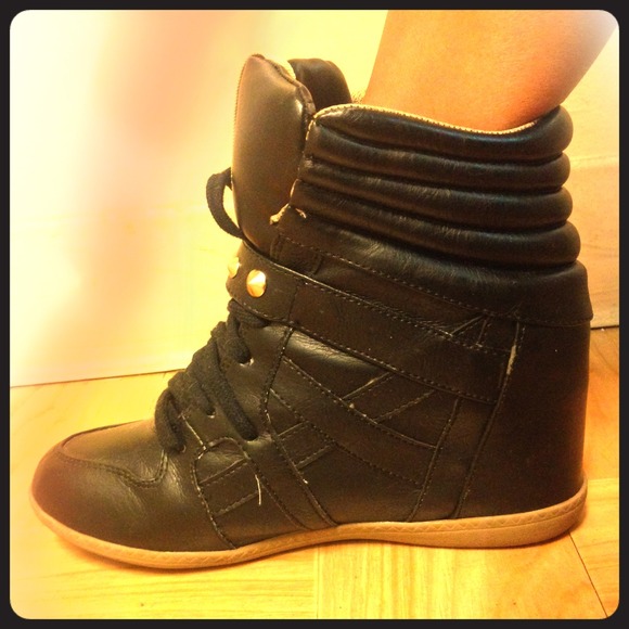 Women's fashion sneaker wedge