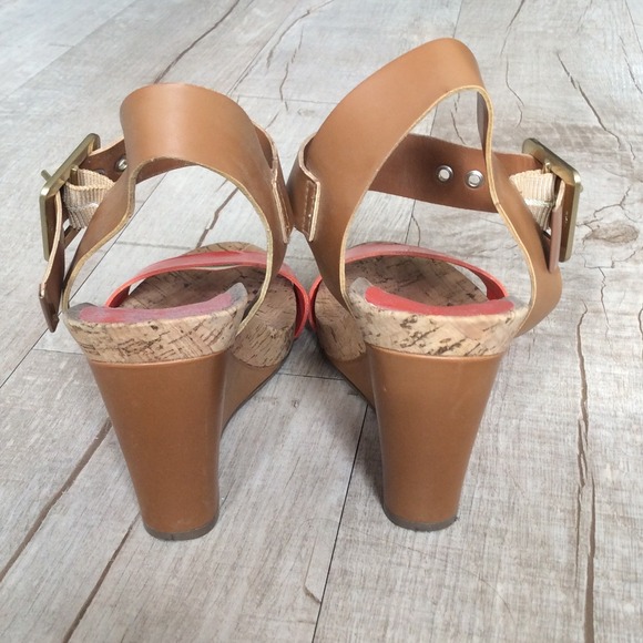 🚫 SOLD💗 BCBG Wedges cork/coral 💗 - Picture 3 of 4