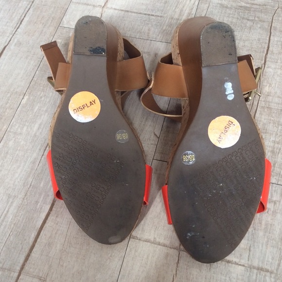 🚫 SOLD💗 BCBG Wedges cork/coral 💗 - Picture 4 of 4