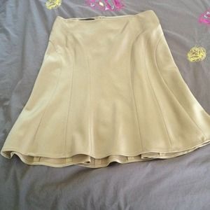 BCBG gold tulip skirt! Fit & flare skirt! BNWT