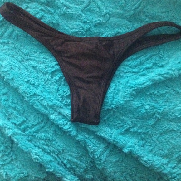 🚫SOLD Black Brazilian bikini - Picture 2 of 2