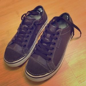 Crocs Hover leather lace-up in espresso size W9/M7