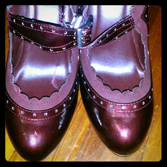 REDUCED!!!! Old school looking burgundy heels
