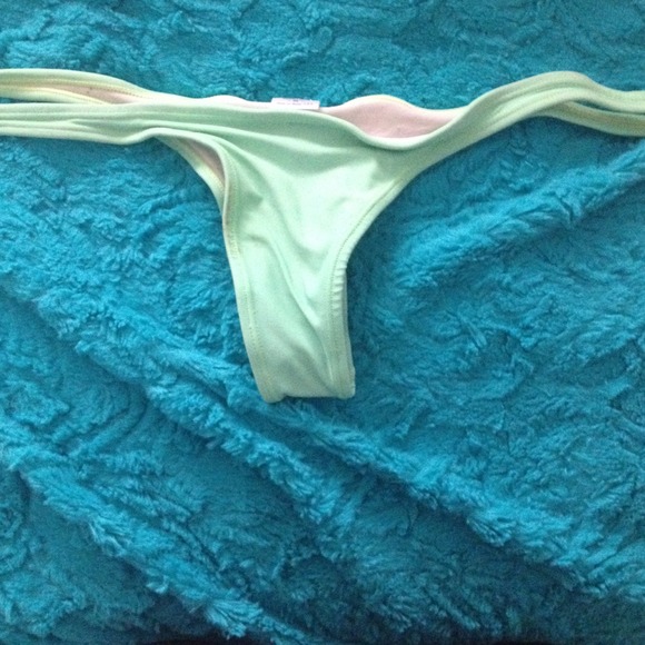 🚫SOLD Brazilian bikini - Picture 1 of 2