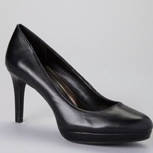 Black leather Calvin Klein Odette pumps