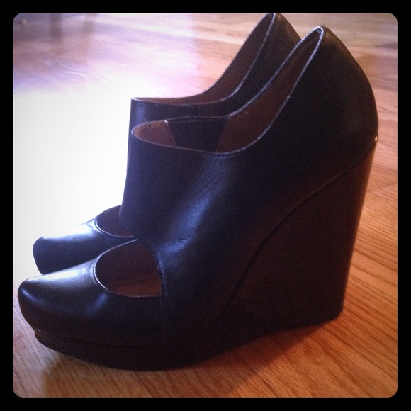 Patent Wedges! GLAM!