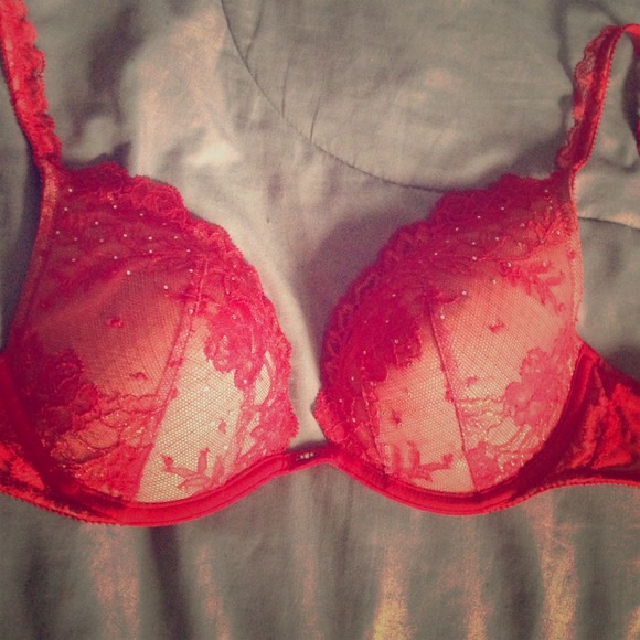 Never worn red lace push-up bra 32D