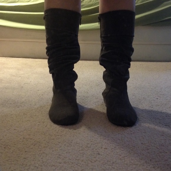 Grey boots