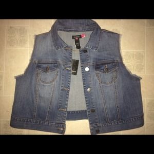 denim vest 💛