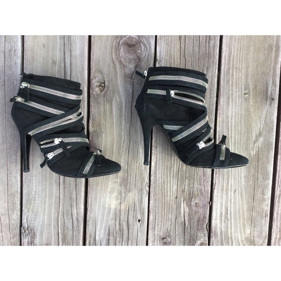 Last Chanceโ๏ธBalmain Paris booties, Host Pick ๐ - Picture 2 of 4