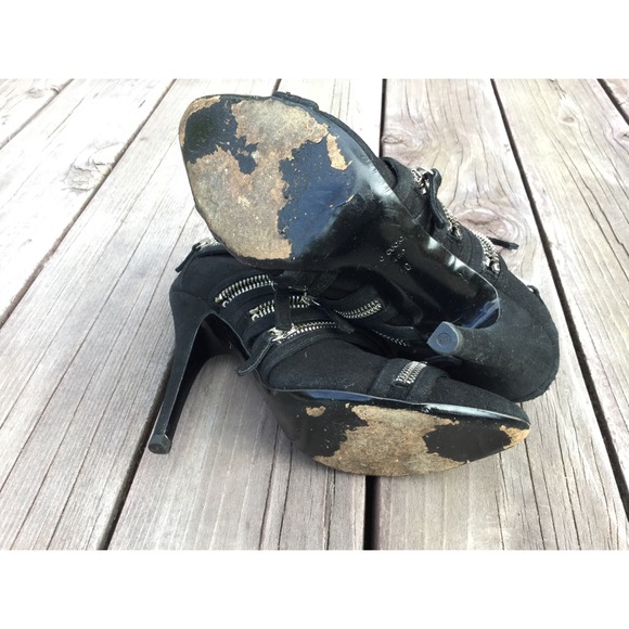 Last Chanceโ๏ธBalmain Paris booties, Host Pick ๐ - Picture 3 of 4