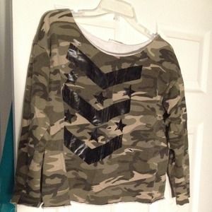 Camo loose sweater