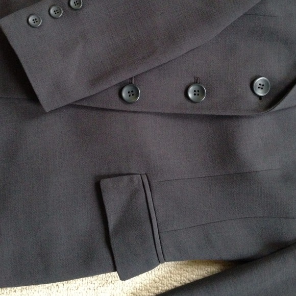 Impressive! Dark Grey Kasper Pant Suit. - Picture 2 of 4