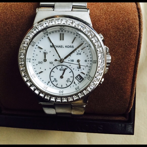 My Micheal Kors!!❤️. Great Christmas Gift❤️ - Picture 2 of 4