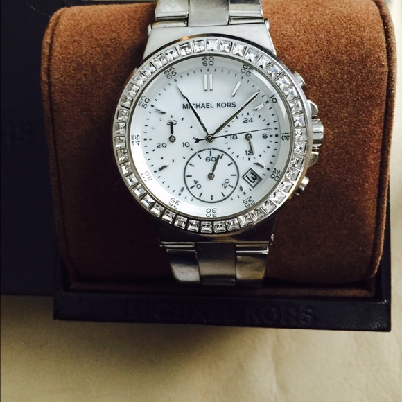 My Micheal Kors!!❤️. Great Christmas Gift❤️ - Picture 3 of 4