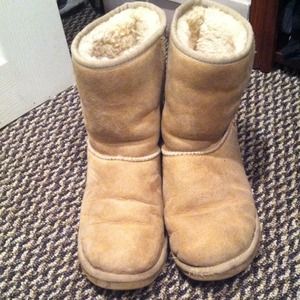 Uggs sandy color