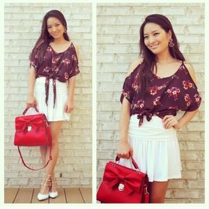 Super cute white mini skirt