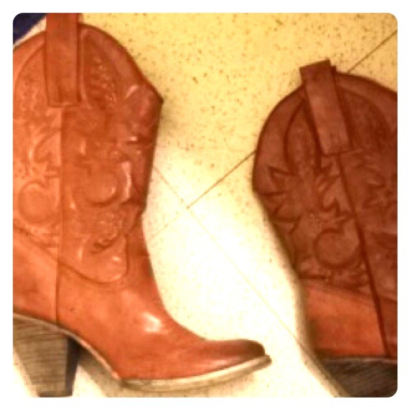Low Cut Cowboy Boots