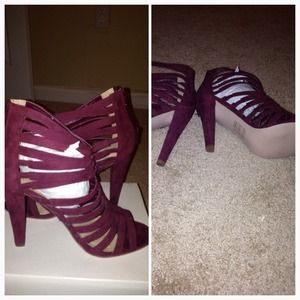 Wine Sandals-never worn!!!