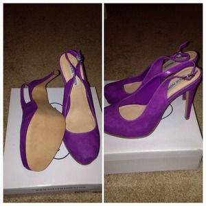 Size 10 Steve Madden Fuchsia heels (never worn)