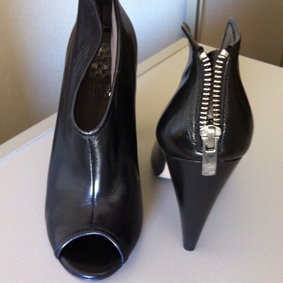 Vince Camuto booties - Picture 2 of 3