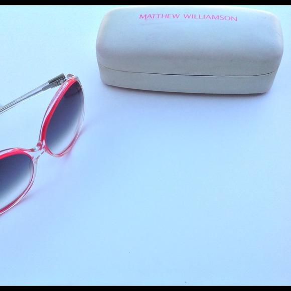 Linda Farrow for Matthew Williamson sunglasses - Picture 3 of 4