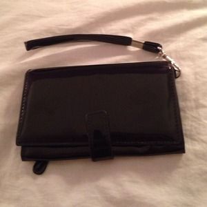 Black wristlet