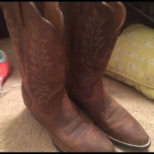 Ariat cowboy boots