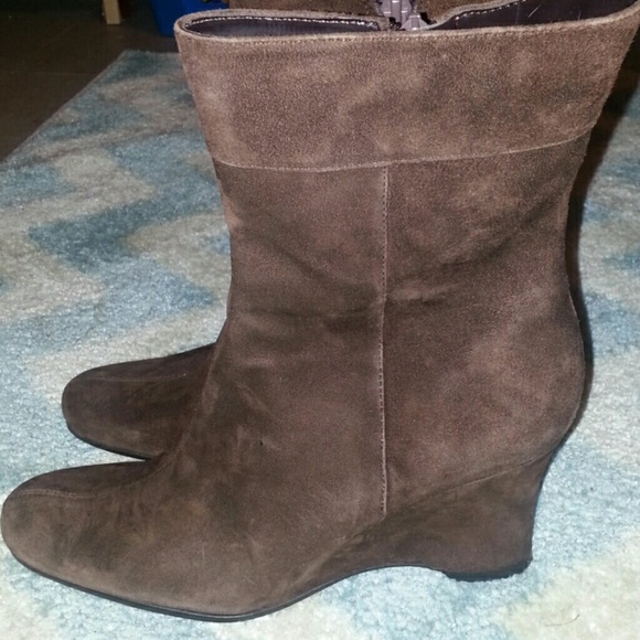 Bandalino Suede boots!