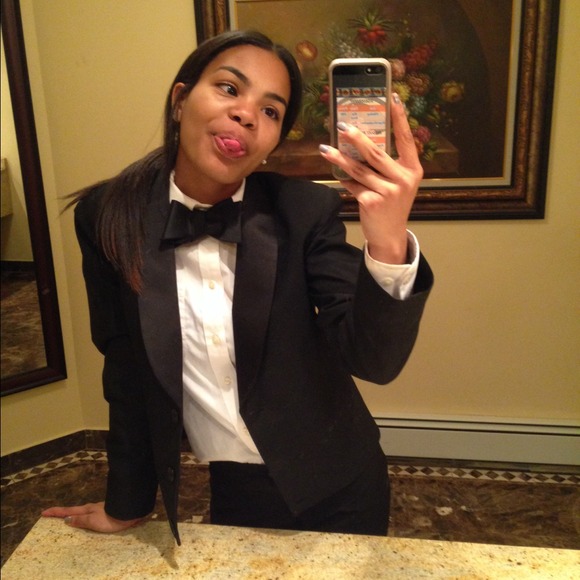 Meet your sellaaaaah 💁 - Picture 3 of 4