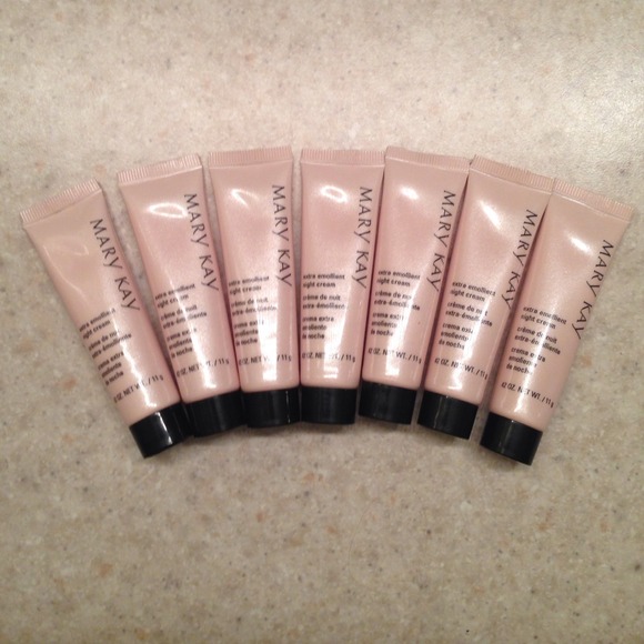 Mary Kay Extra Emollient Night Cream Travel Size