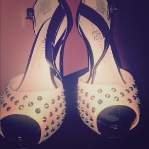 🎉😍host pick!! Rock & Republic Heels👠