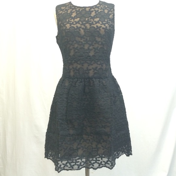 Black lace stamp dress