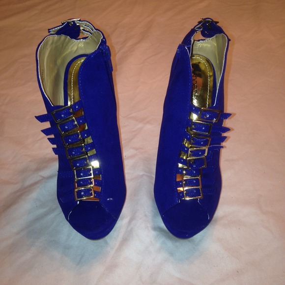 Shoedazzle blue & gold heels
