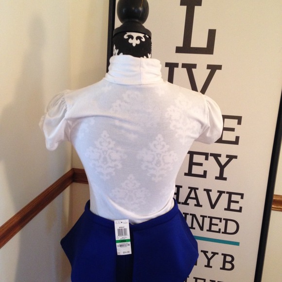 Love by design white turtleneck top size large - Picture 4 of 4