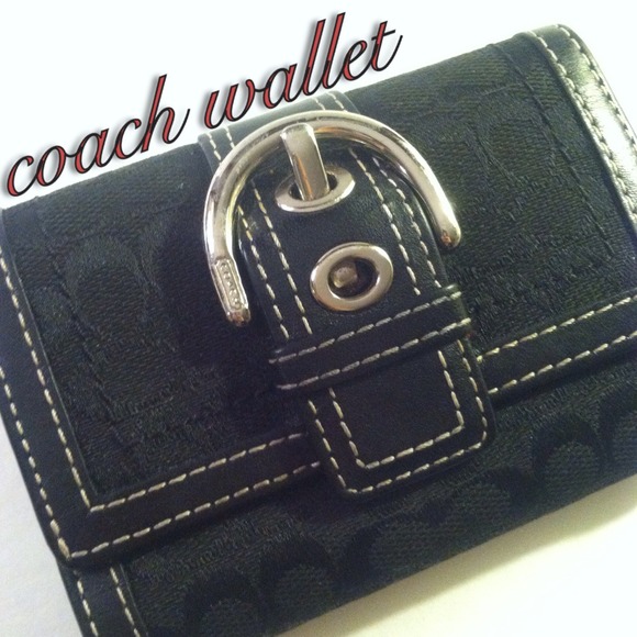 On Sale🌟 Coach Black Signature Trifold Wallet