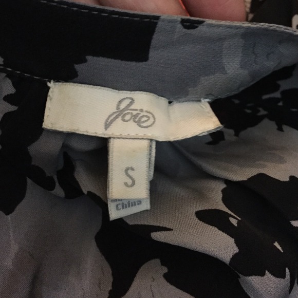 🚫SOLD🚫Joie Printed Silk Blouse - Picture 4 of 4